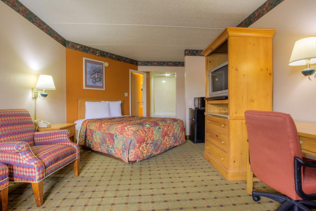 Royal Inn Pigeon Forge Room photo